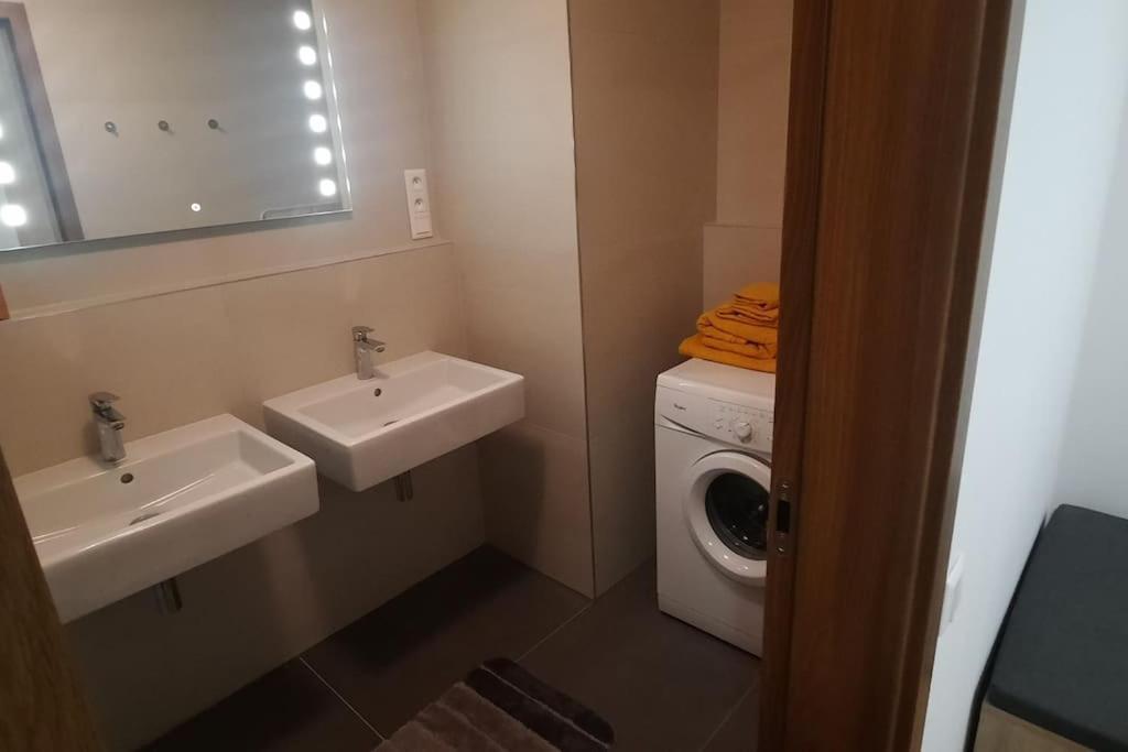 Sky-Park Flat&Parking Daire Bratislava Dış mekan fotoğraf