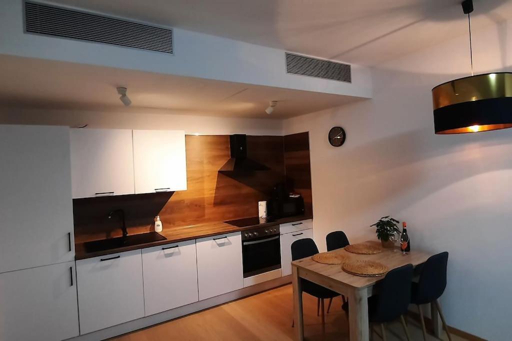 Sky-Park Flat&Parking Daire Bratislava Dış mekan fotoğraf